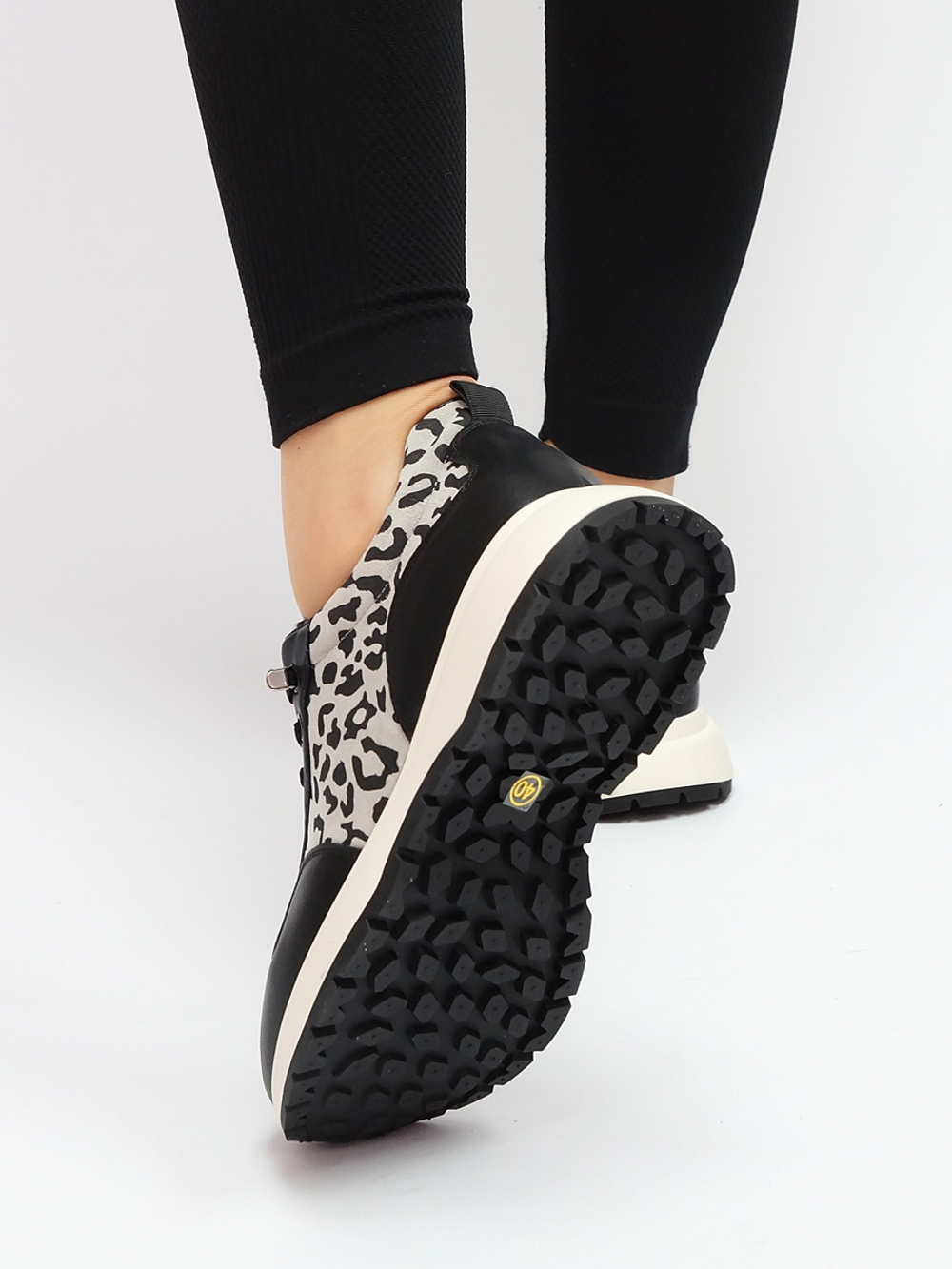 Кроссовки женские демисезонные