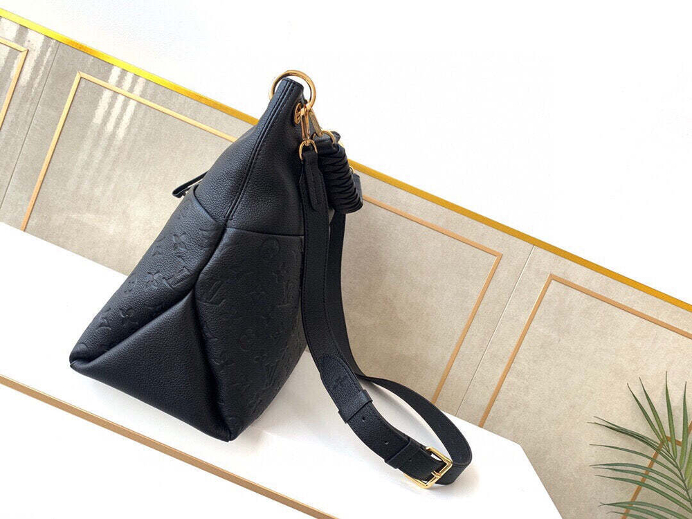 Louis Vuitton Maida Hobo