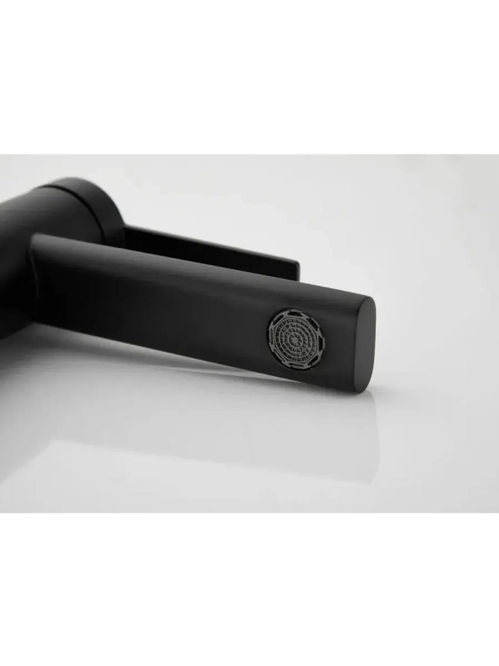 B10813-7 Смеситель для раковины BELZ