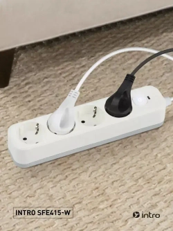 Сетевой фильтр Intro SFE415-W с базовой защитой с заземлением с выключателем 4 розетки 1,5м 10А белый / удлинитель сетевой 1,5м
