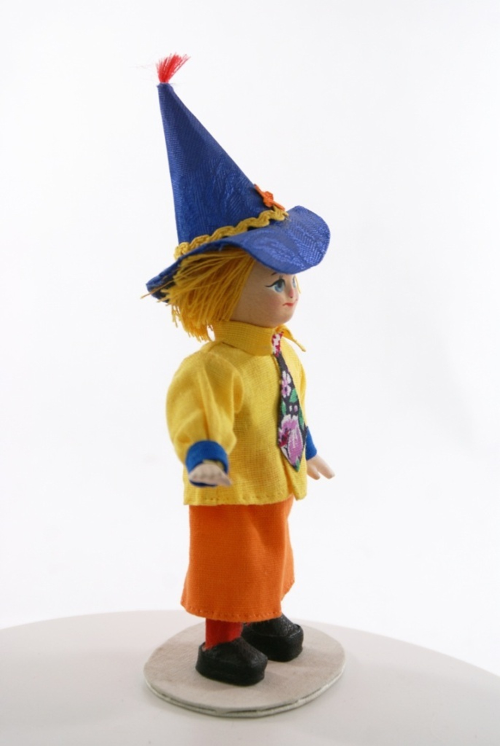Кукла сувенирная фарфоровая. Незнайка. Сказочный персонаж.