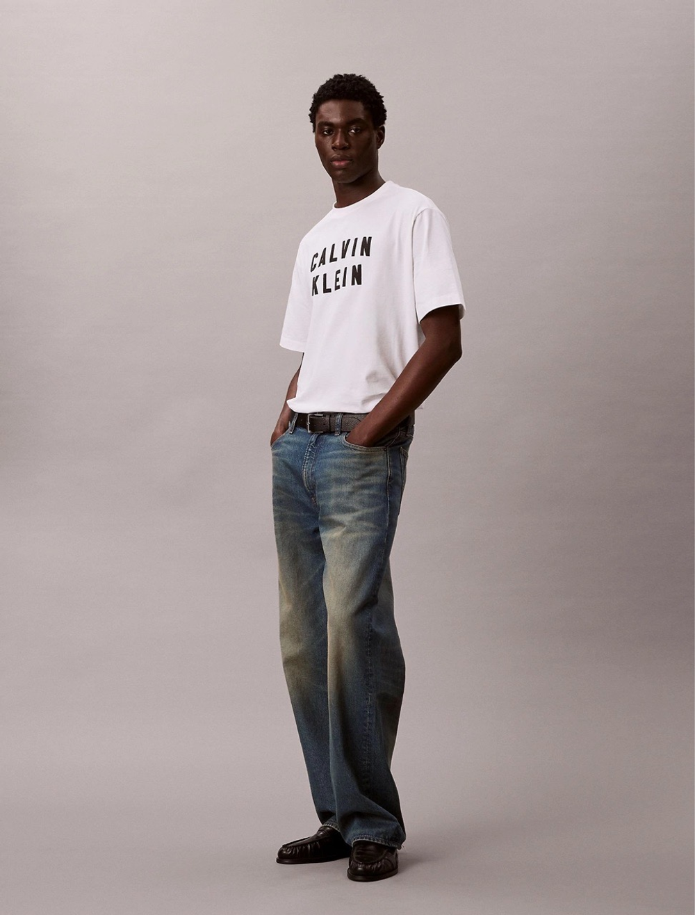 Футболка Calvin Klein Varsity Logo Graphic Relaxed T-Shirt Bright White