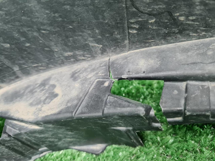 Бампер передний Toyota Land Cruiser 300 (21-нв)