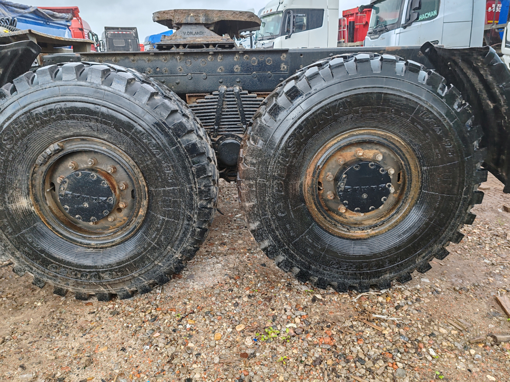 КамАЗ 65221 6x6 Седельный тягач 65221-53 (Дизельный, 11,8 л, 400 л.с., МТ)
