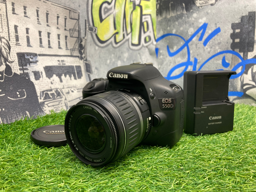 Canon 550D kit 18-55mm 3.5-5.6 II 5.000 кадров