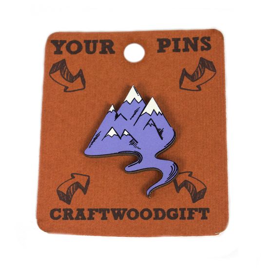 Деревянный значок. Горы
