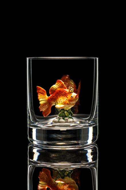 Бокал для виски. Золотая рыбка.