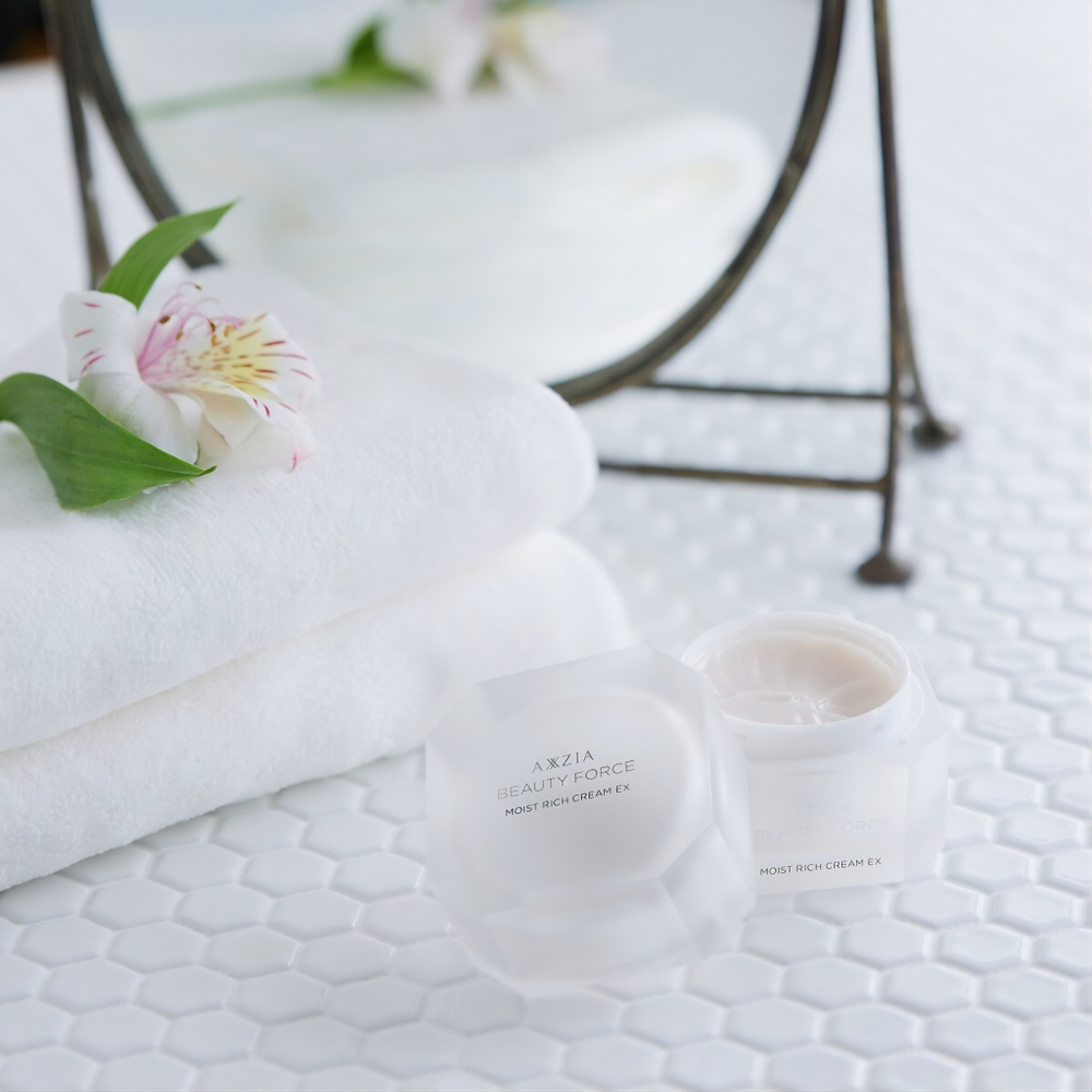 Увлажняющий крем с морскими экстрактами AXXZIA Beauty Force Moist Rich Cream EX