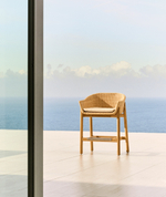 Полубарный стул Galea из тикового дерева и синтетического ротанга, 65 см