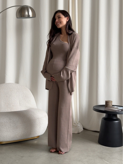 Комплект вязаный, брюки на высокой посадке, кардиган средней длины, топ на одно плечо