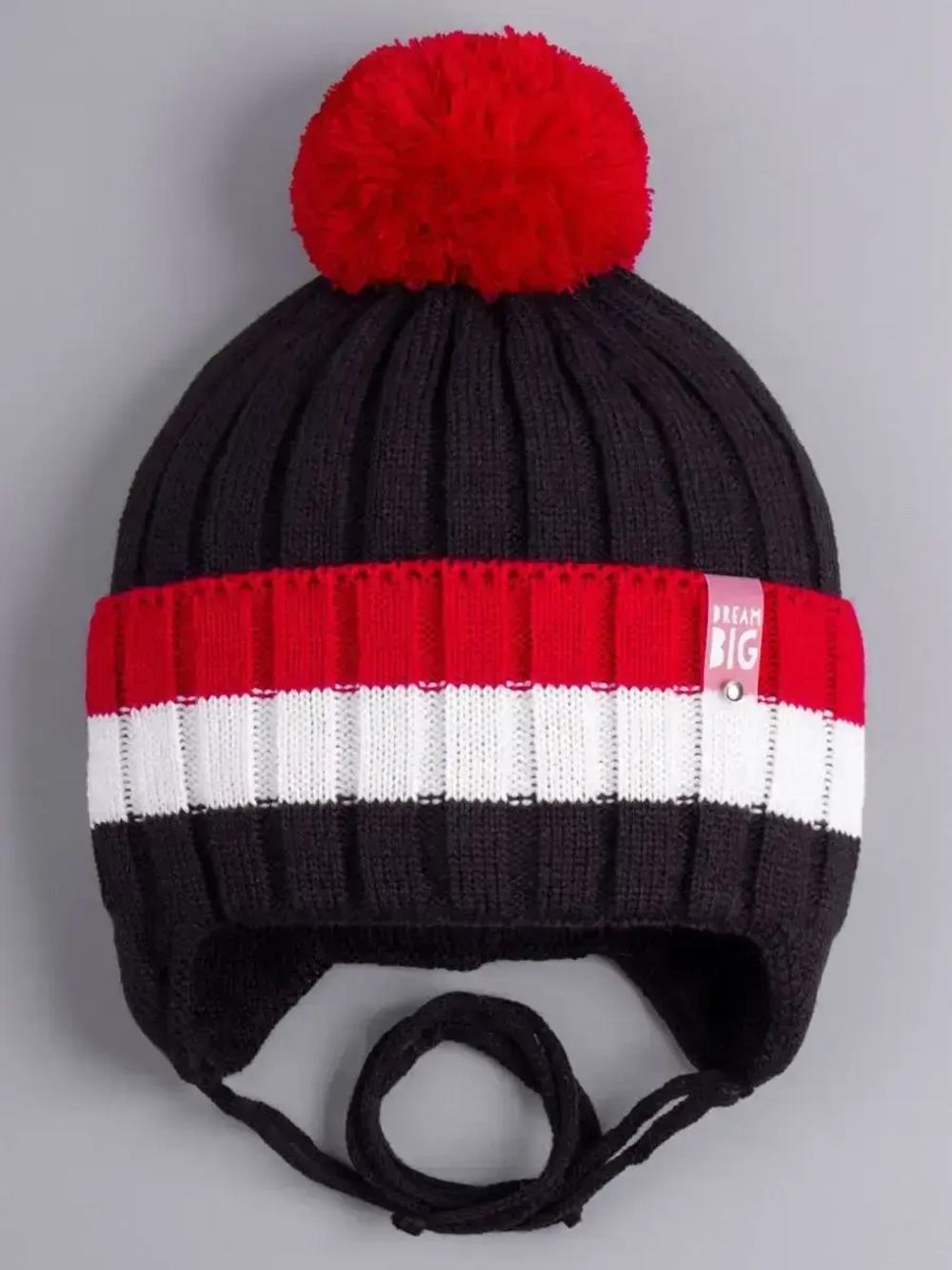 Шапка для мальчика вязаная демисезонная с завязками