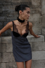 Платье в длине мини с бархатным бюстье