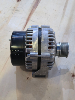 Генератор Маз, Лаз, Урал дв.ЯМЗ Евро-3 поликлиновой шкив, монокронштейн 28В 80А Радиоволна