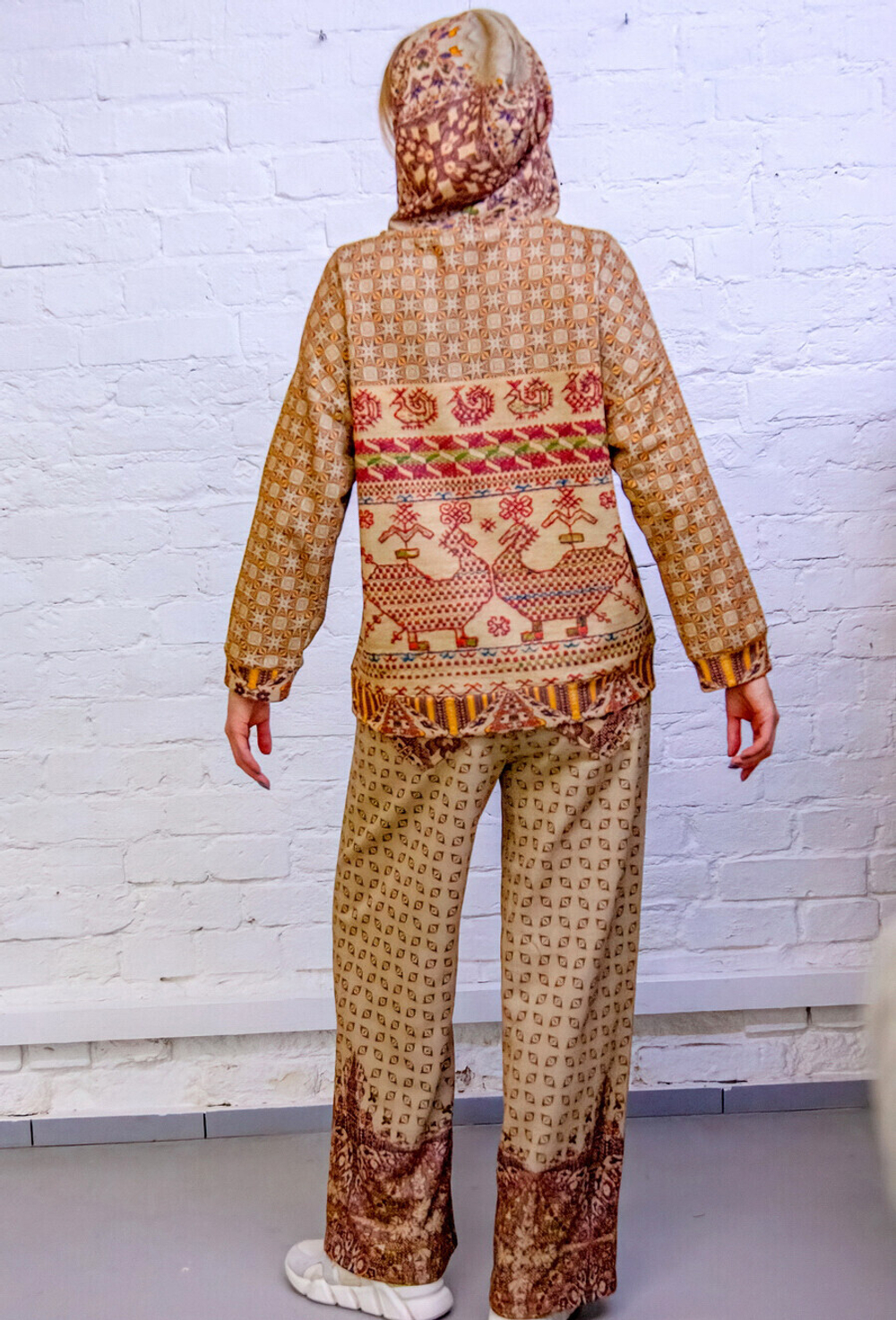 Комплект (худи и брюки) "Оберег", по мотивам старинной русской обережной вышивки