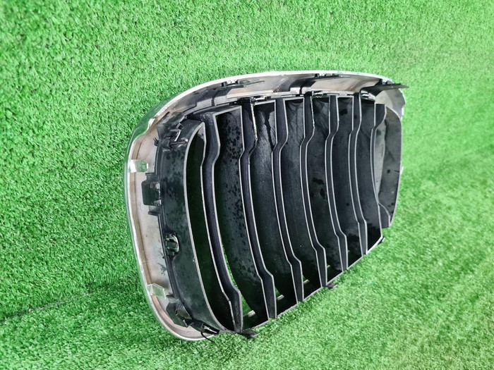Решетка радиатора правая BMW X3 G01 X4 G02 (17-21)