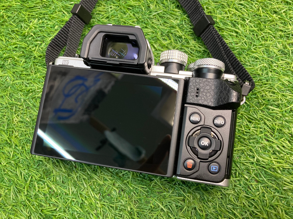 Olympus OM-D E-M10 Mark II Kit 14-42mm