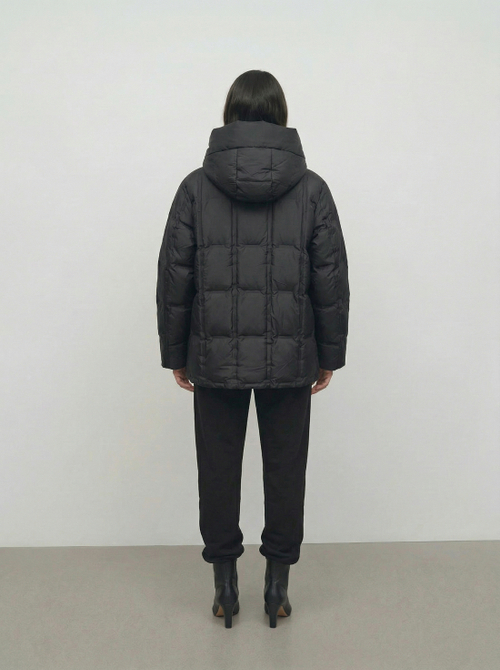 Легкая пуховая куртка