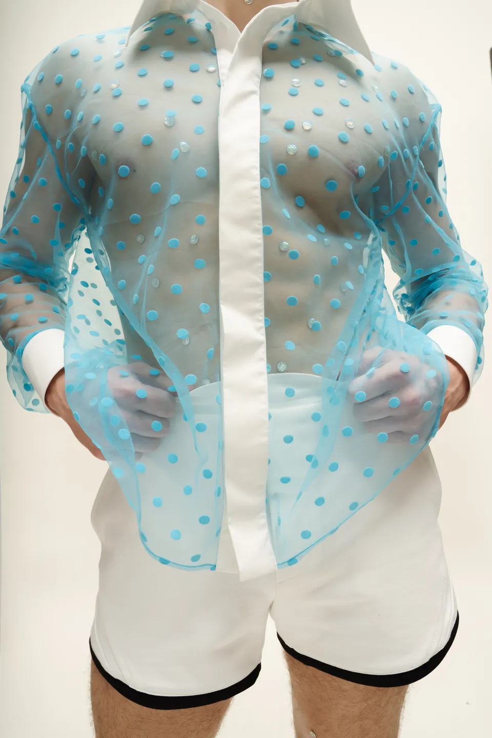 Голубая рубашка 