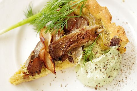 Безглютеновый пирог с кремом из тофу, вешенками и грушей