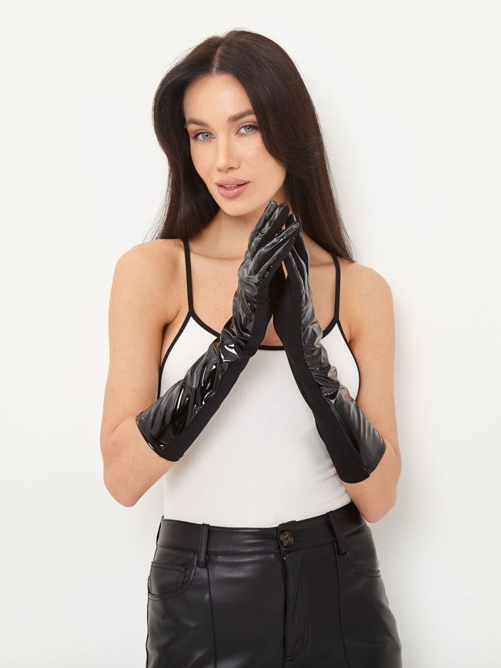 Перчатки длинные лаковые