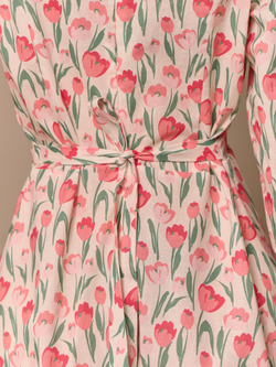 Платье с широкими манжетами