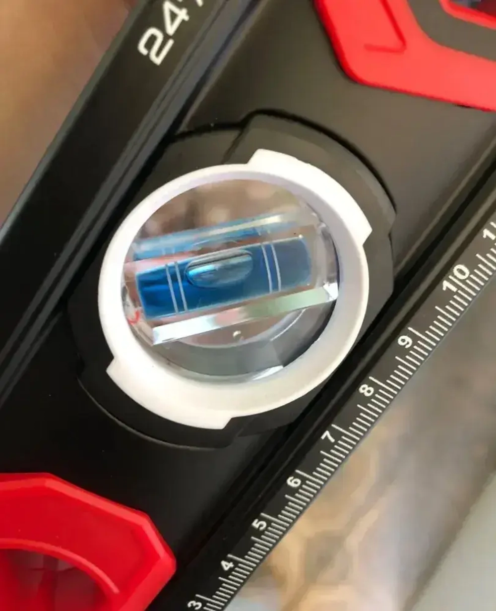 Уровень магнитный 60см, 3 глазка, двухручный, фрезерованный