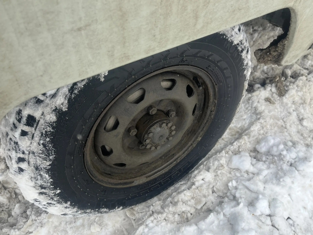 UAZ 3909* Грузопассажирский 390995 (Грузопассажирский, 4+1 мест, без ABS, Бензиновый, 2,7 л, 112 л.с