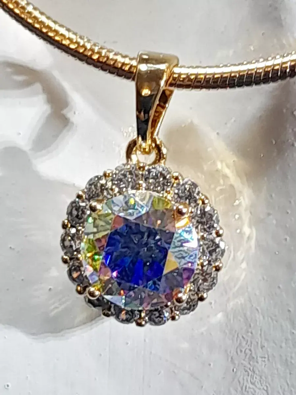 Подвеска форма -круг, цвет - "сваровски",золото,инкрустация