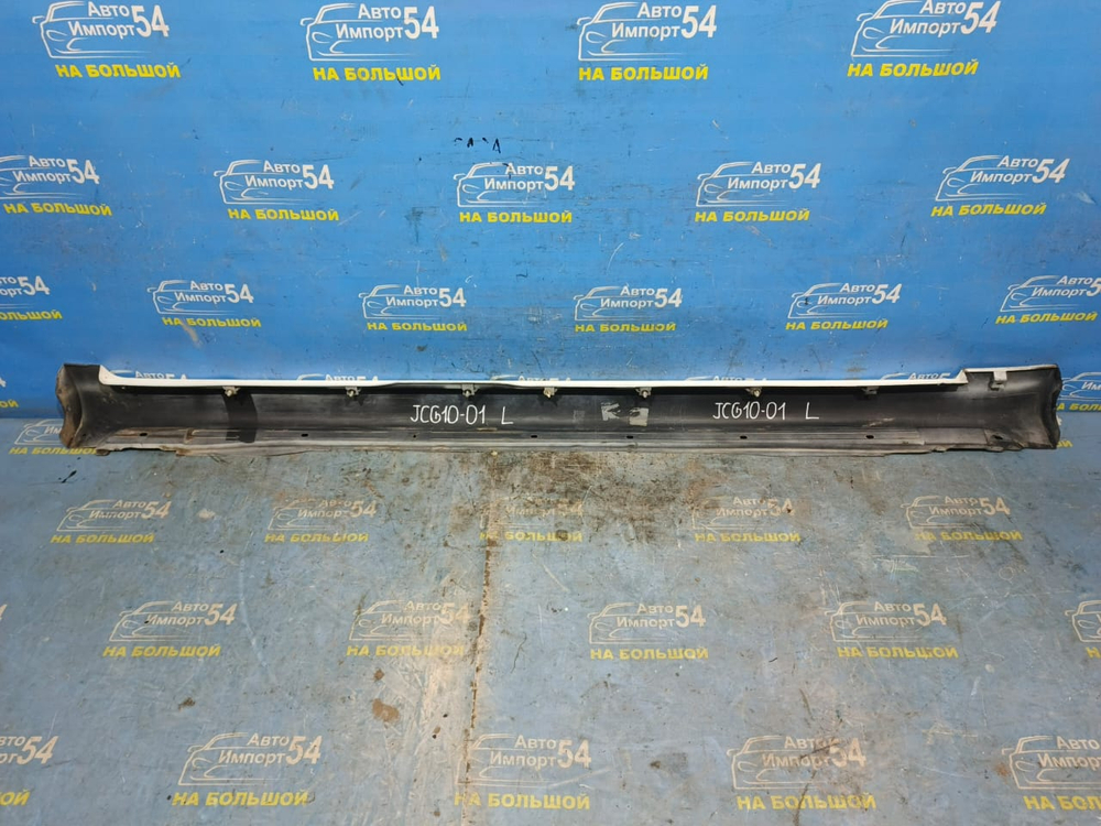 Порог левый пластиковый TOYOTA BREVIS 2002