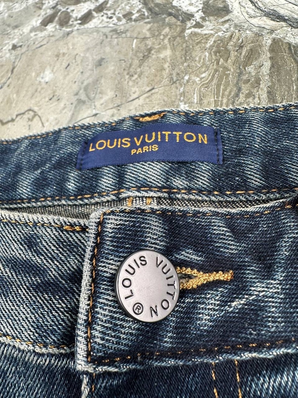 Джинсы Louis Vuitton