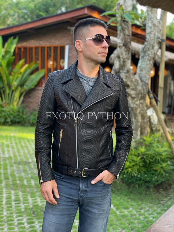 Мужская куртка косуха из черной кожи питона JT-114