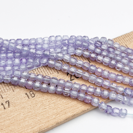 Фианит Куб бусины (кубический цирконий), цвет сиреневый, размер около 3 мм, цена за отрезок 17-18 см (1/2 нити)