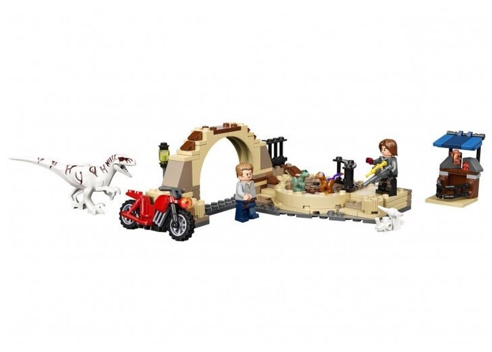 Конструктор LEGO Jurassic World 76945 Атроцираптор: погоня на мотоцикле