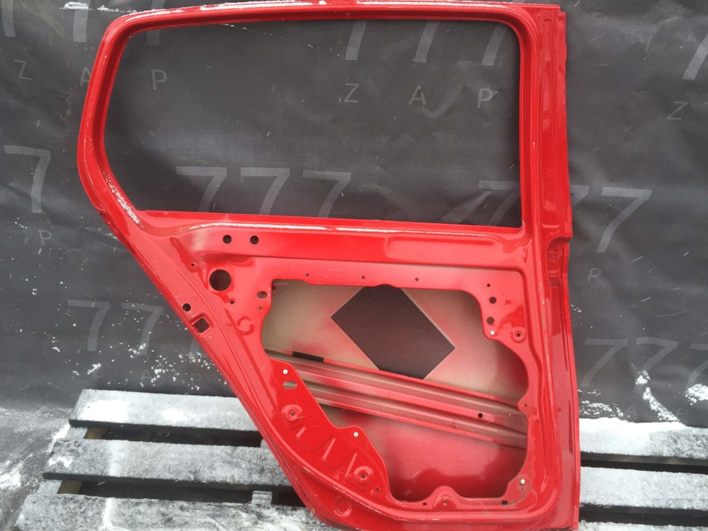дверь задняя левая Volkswagen Golf 6  Б/У Оригинал 5k6833311F