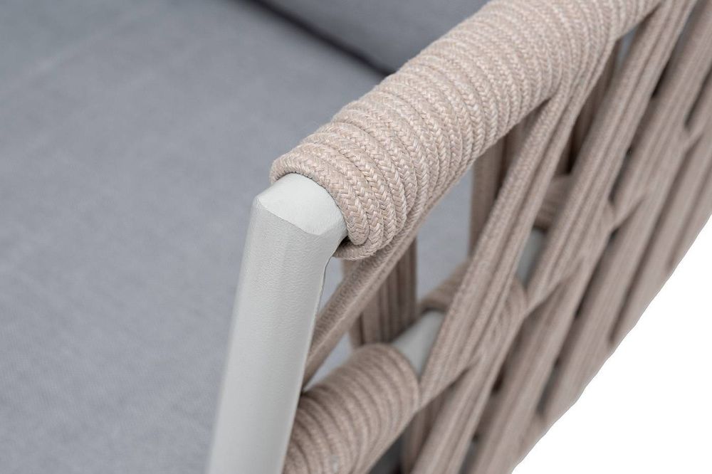 "Диего" кресло плетеное из роупа, каркас алюминий светло-серый (RAL7035) муар, роуп бежевый круглый, ткань светло-серая