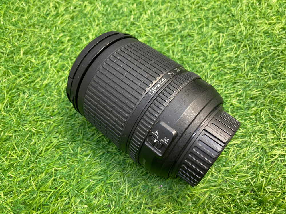 Nikon 18-135mm 3.5-5.6 ED-IF AF-S DX Zoom-Nikkor