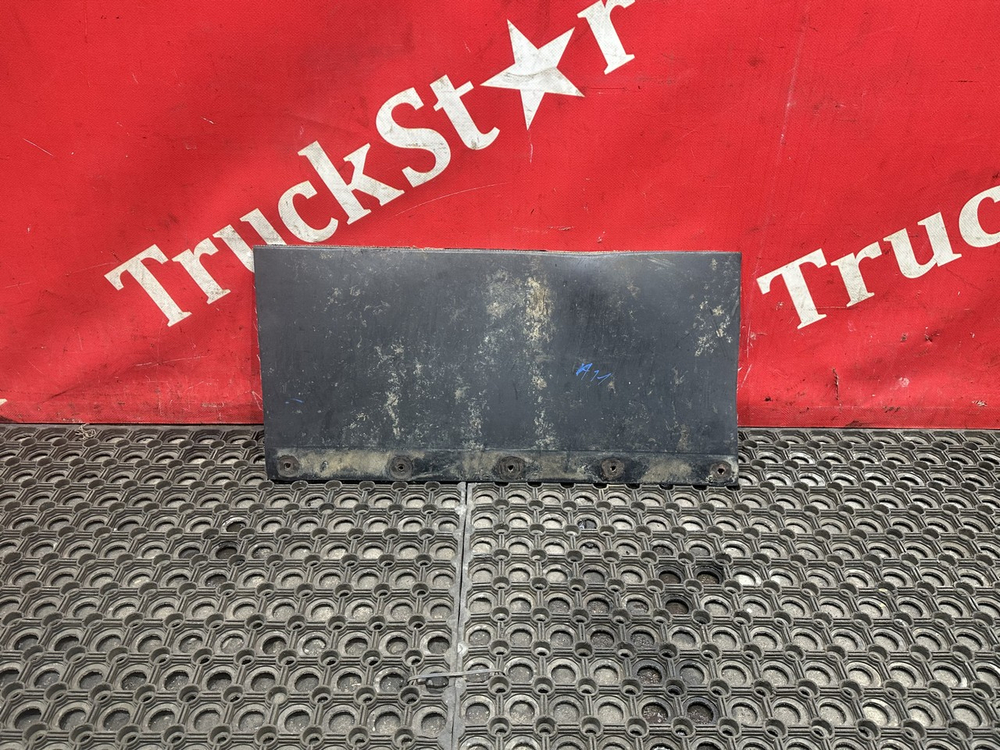 Брызговик крыла