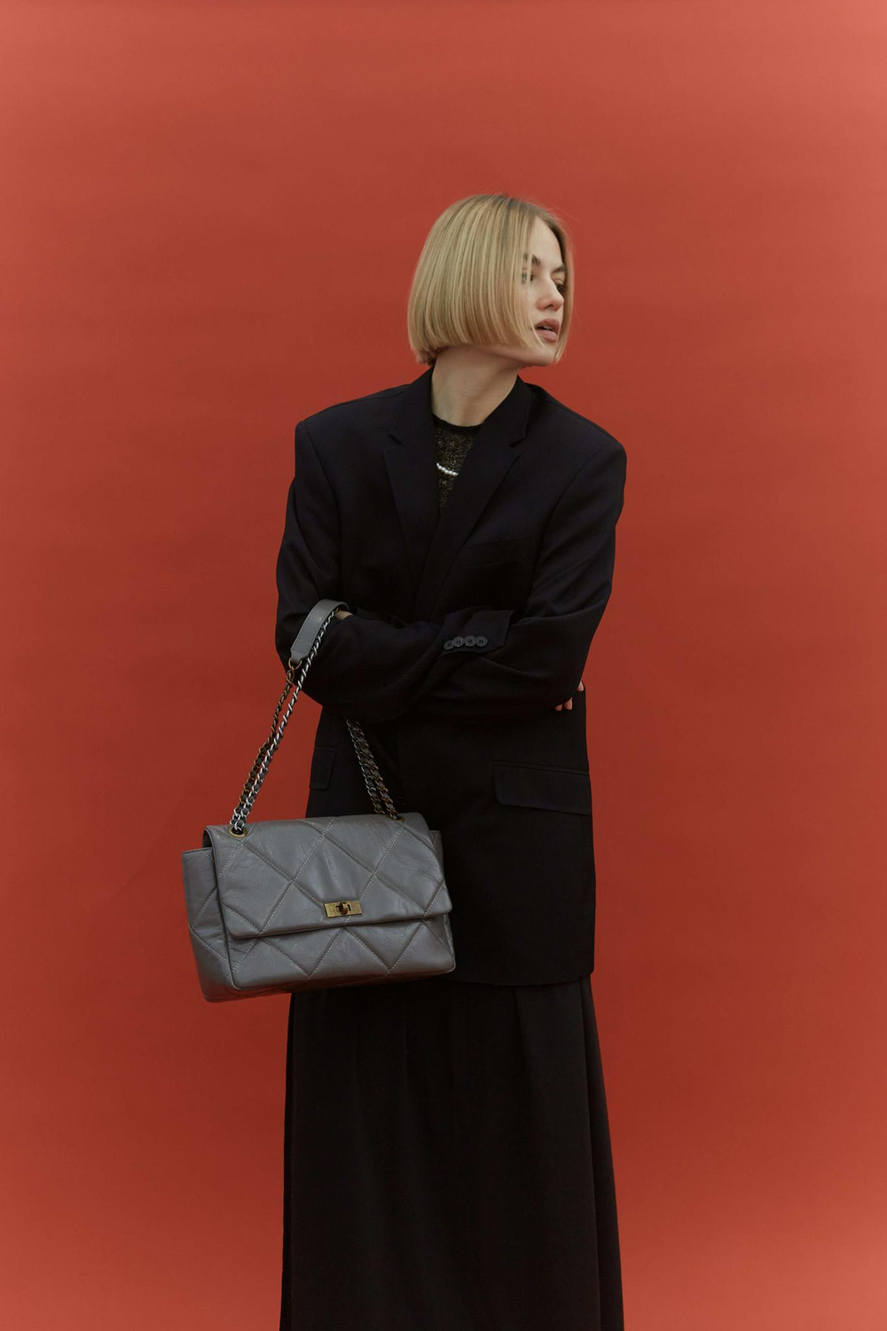 KELLY M серая