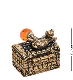 AM-1568 Фигурка «Сундучок с котенком» (латунь, янтарь)