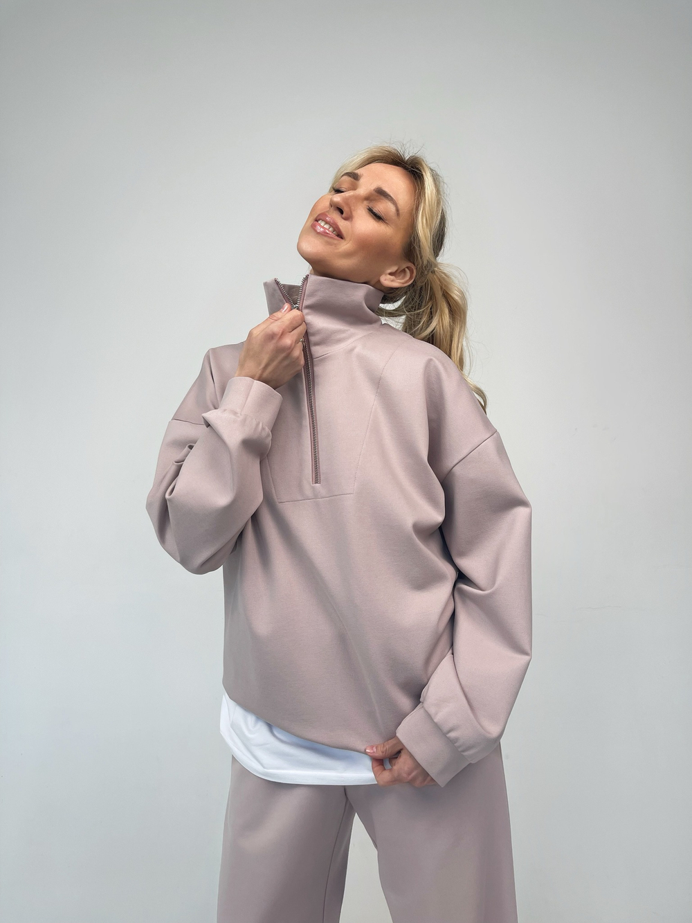 Костюм с поло пудра