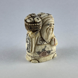 Статуэтка нэцкэ Монах с корзиной рыбы и персиком