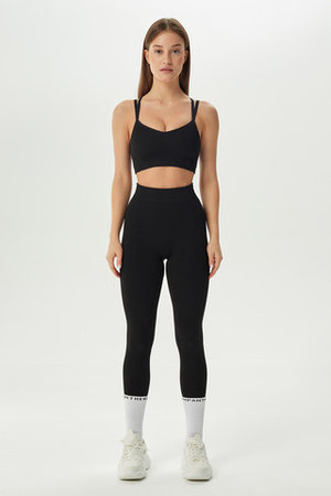 Топ бесшовный на бретелях в рубчик