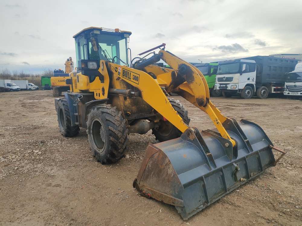 Bull SL300 Фронтальный погрузчик SL300 (Дизельный, 3,3 л, 95 л.с., АТ)