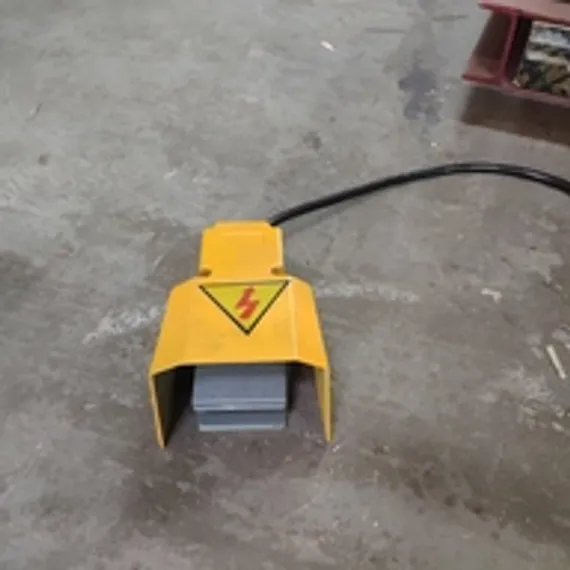 Электромеханическая гильотина Stalex Q11-3x1250A