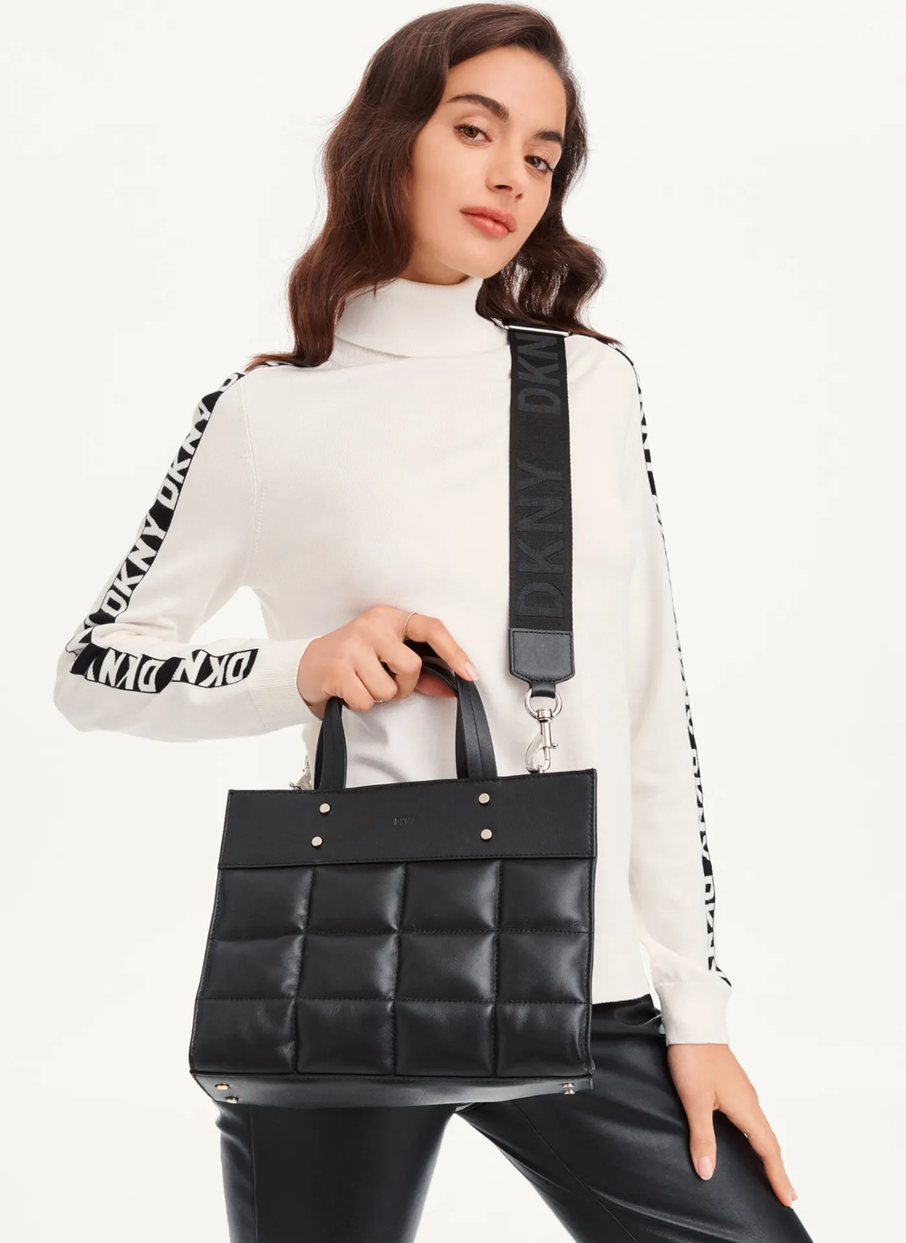 Сумка DKNY Globalist Small Quilted Book Tote