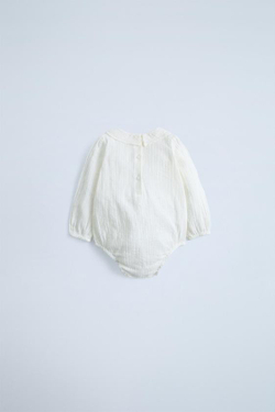 ZARA БОДИ ИЗ РЕЛЬЕФНОЙ ТКАНИ С ВЫШИВКОЙ НА ВОРОТНИКЕ, СВЕТЛЫЙ ЭКРЮ