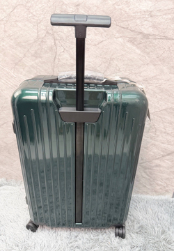 Дорожный чемодан Rimowa Essential Lite