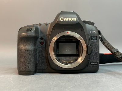 Canon EOS 5D Mark II + батарейный блок 11.500 кадров