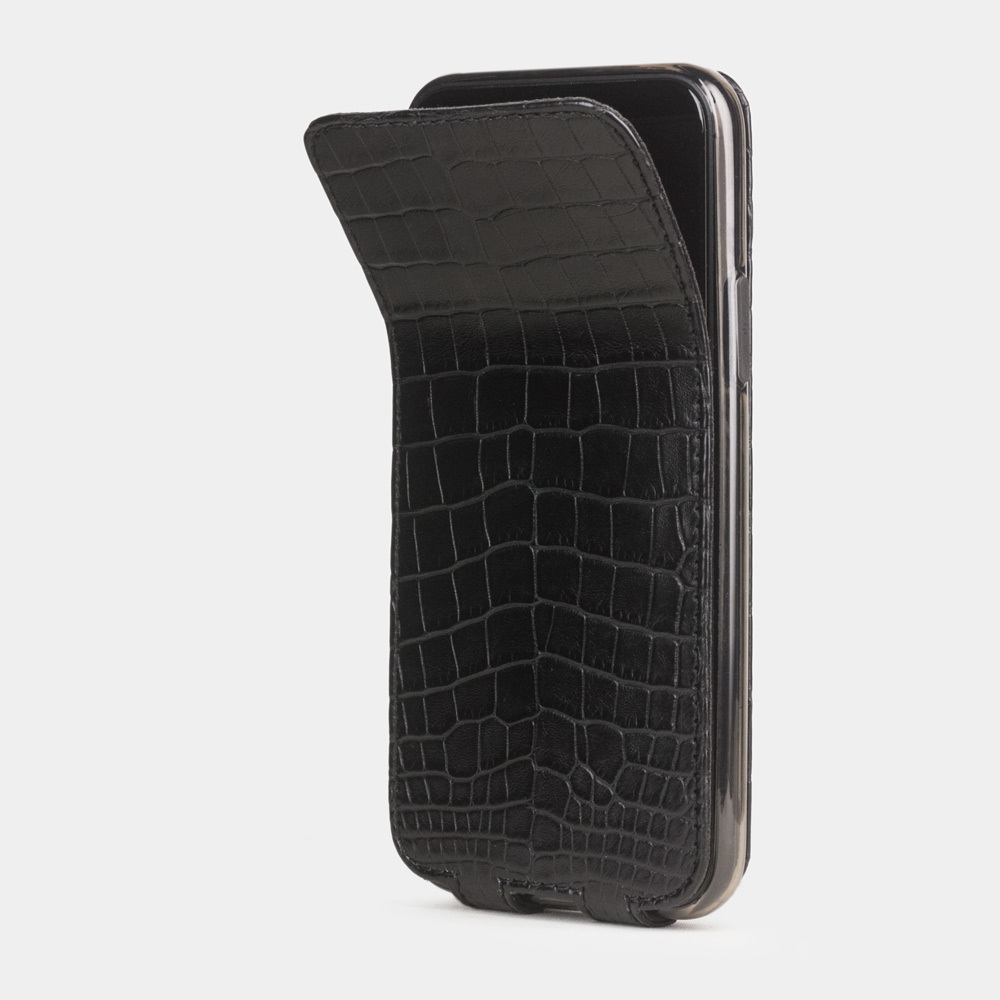 Чехол кожаный для iPhone 11 Pro Max черного цвета