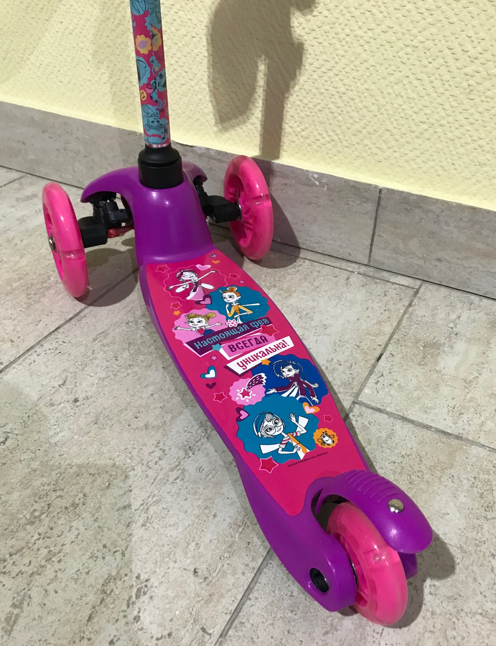 Самокат трехколесный кикборд, Фееринки кол. pu 120 и 80мм, свет, рег.рул. cтойка S00022-FR
